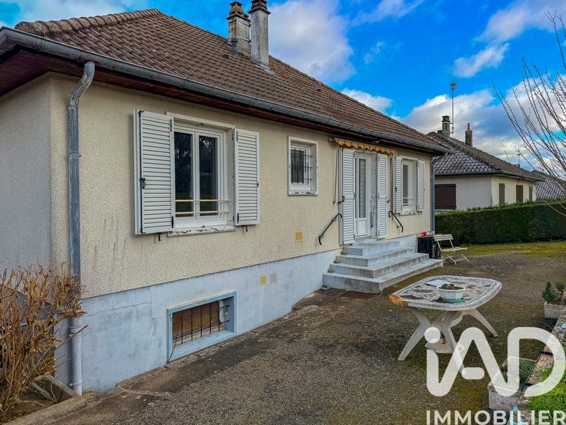 Maison - 94 m² - 6 pièces