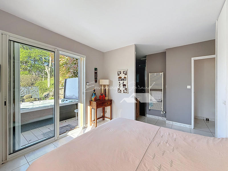 Maison - 168 m² - 7 pièces