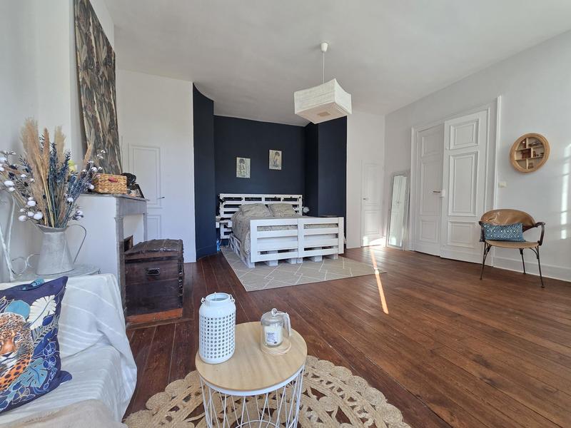 Villa - 330 m² - 8 pièces