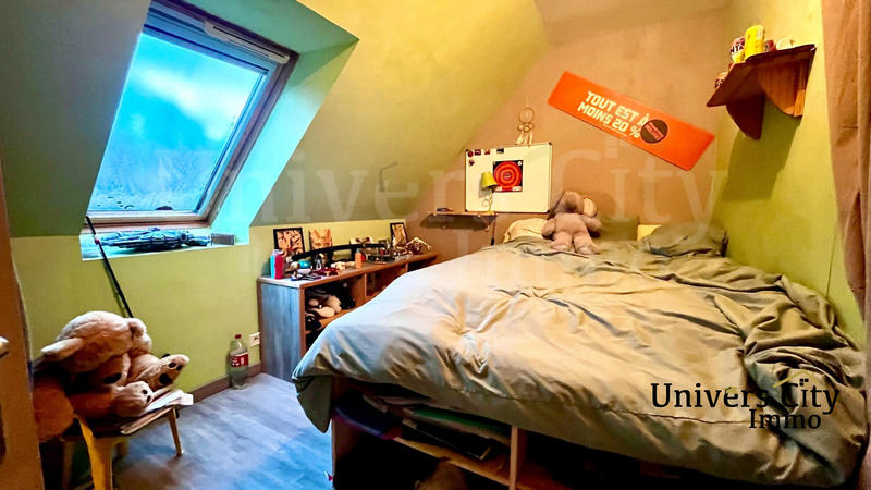 Maison traditionnelle - 126 m² - 8 pièces