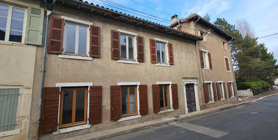 Maison - 270 m² - 7 pièces