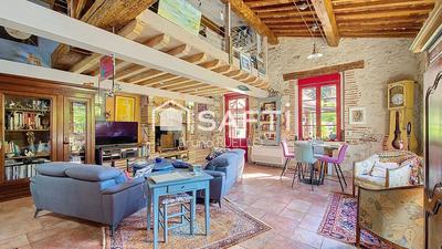 Maison - 270 m² - 9 pièces