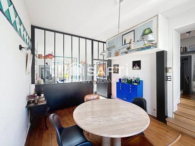 Maison - 250 m² - 8 pièces