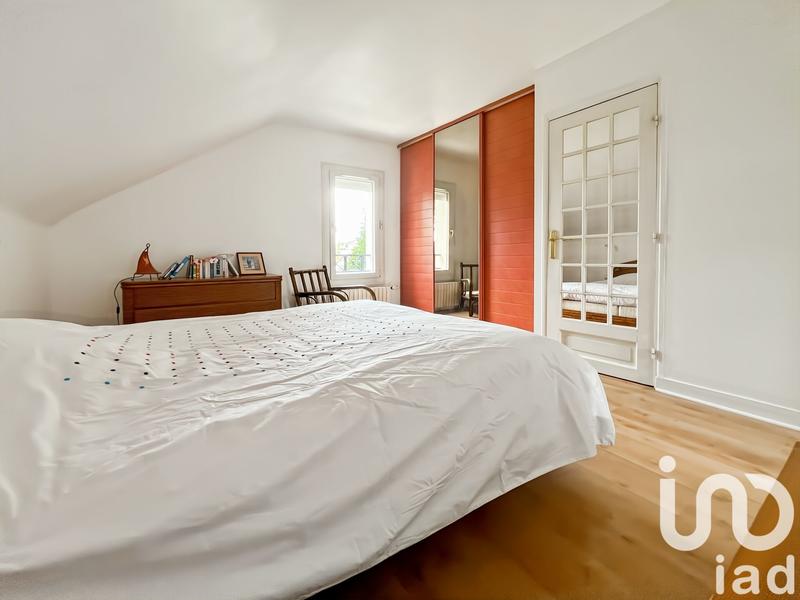 Maison - 240 m² - 9 pièces