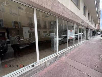 Local commercial - 185 m² - 10 pièces