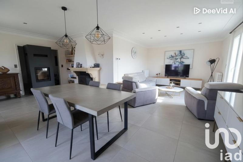 Maison - 230 m² - 8 pièces