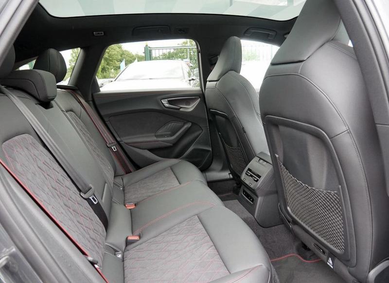 Audi A5 Avant e-hybrid (rechargeable) 367 s-Line Pack Tech Pro