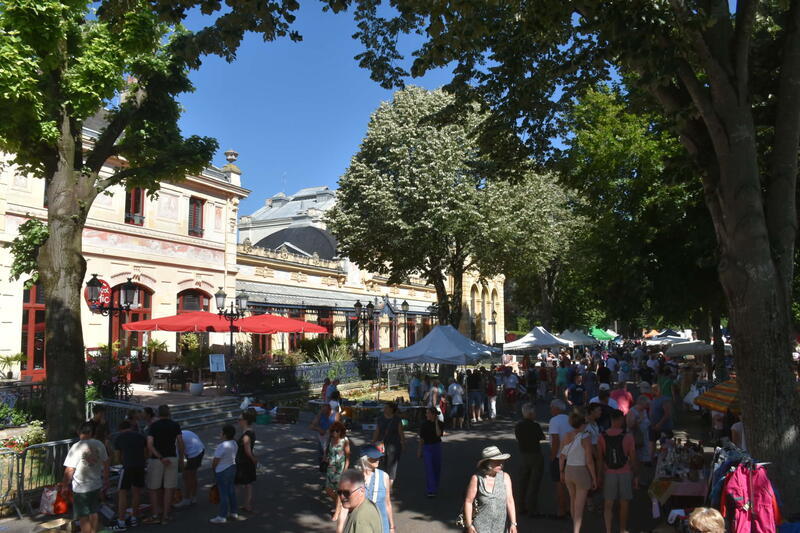 Grande brocante d'ete - néris-les-bains 28 juin 2026