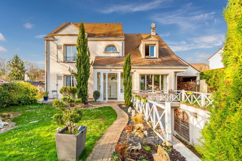 Maison - 170 m² - 7 pièces