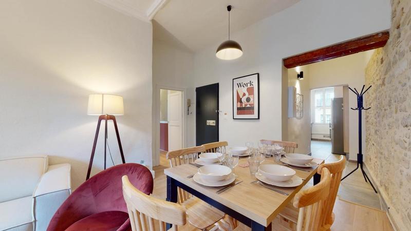 Appartement - 127 m² - 7 pièces