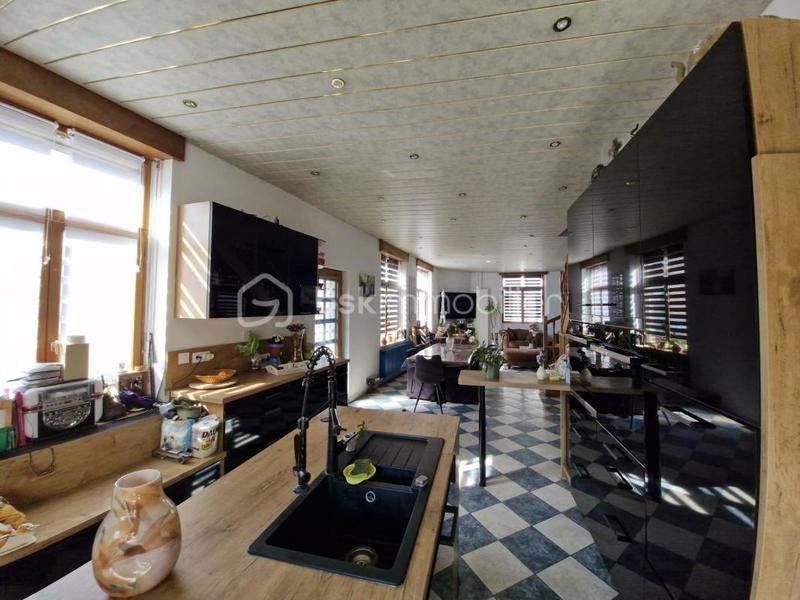 Maison - 185 m² - 9 pièces