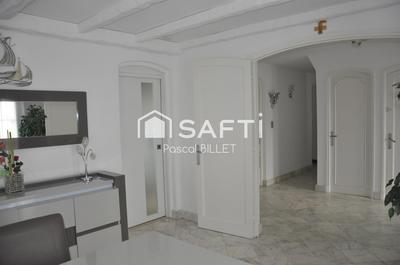 Villa - 230 m² - 9 pièces