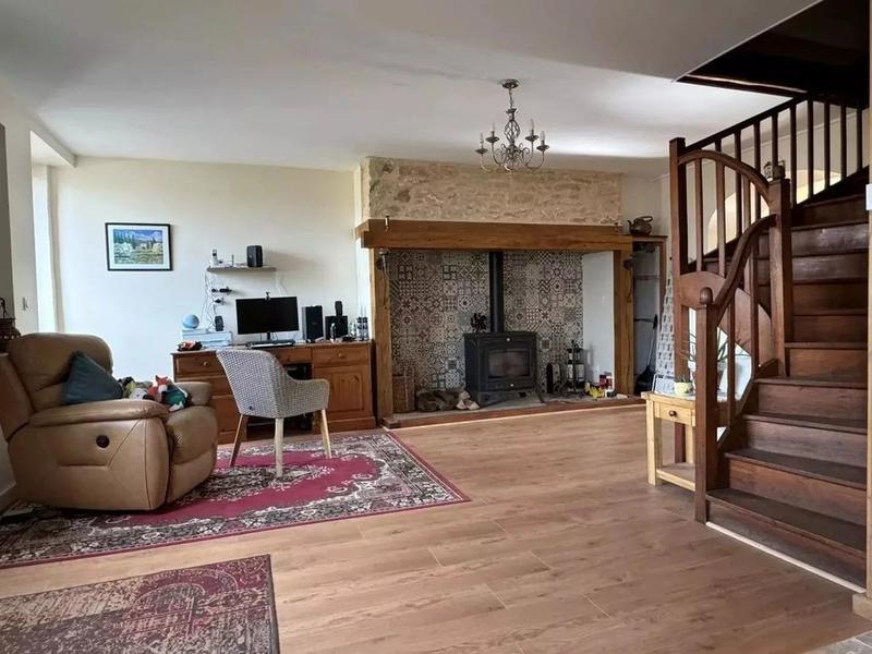 Maison - 180 m² - 7 pièces