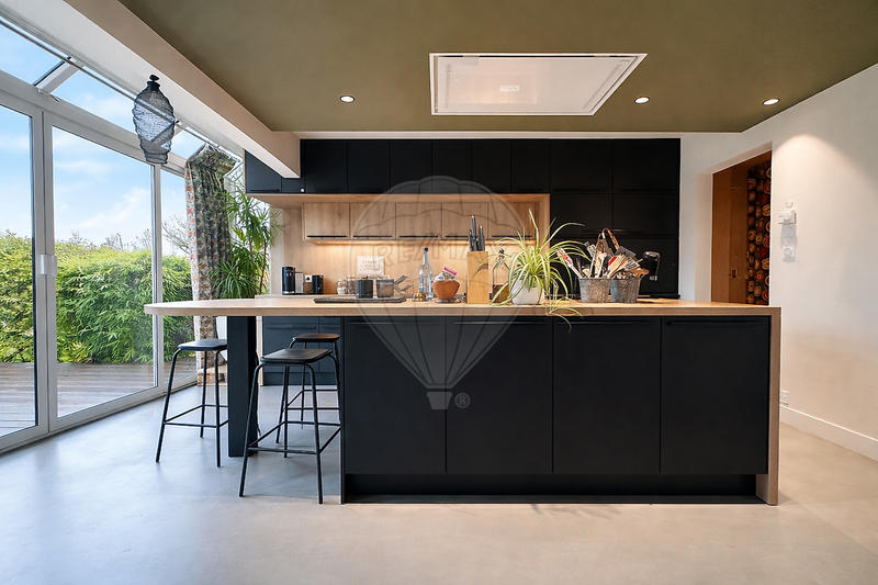 Propriété - 240 m² - 10 pièces