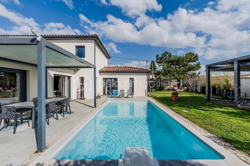 Maison - 163 m² - 5 pièces