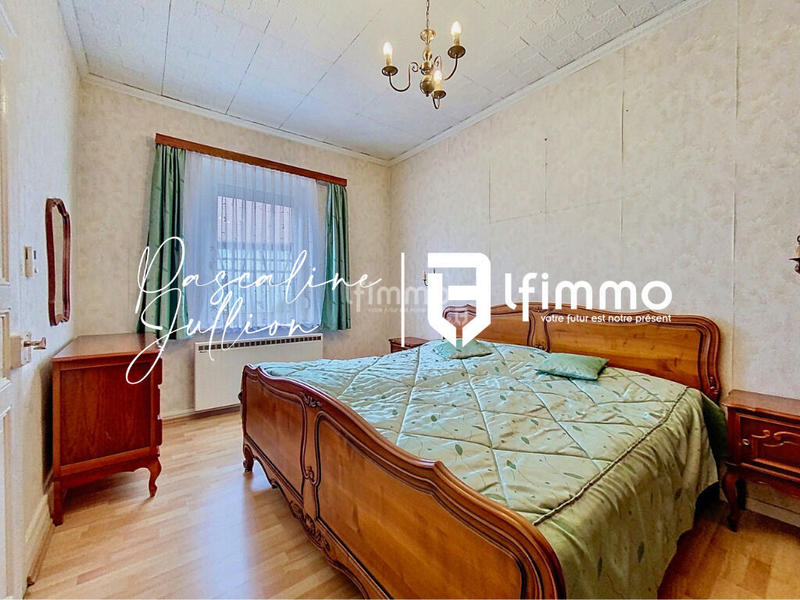 Maison - 167 m² - 9 pièces