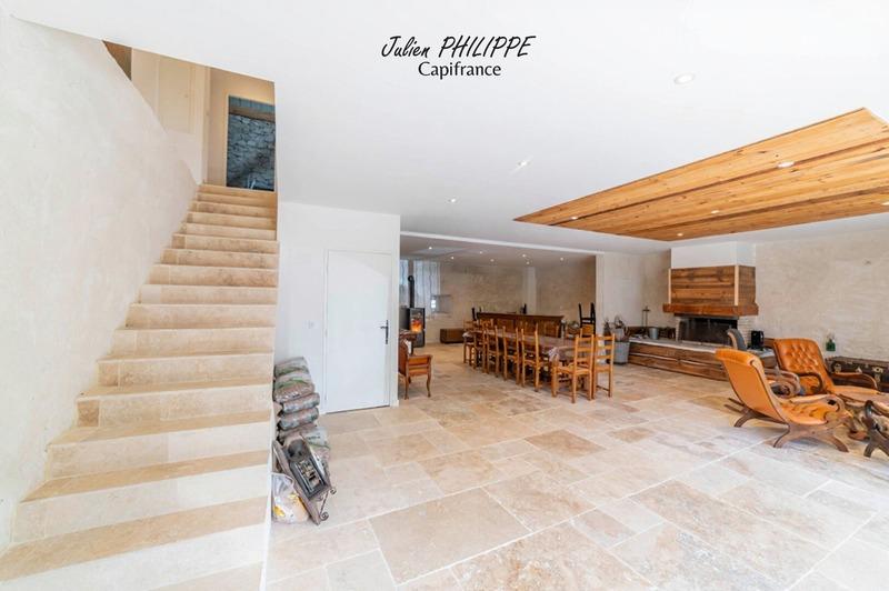 Maison - 247 m² - 7 pièces