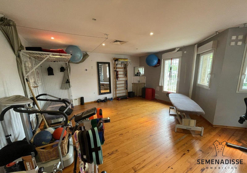 Local d'activités - 148 m²