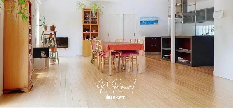 Maison - 240 m² - 7 pièces