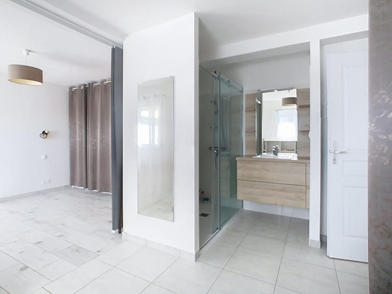 Maison - 168 m² - 9 pièces