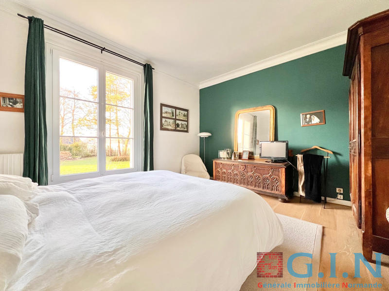 Propriété - 260 m² - 9 pièces