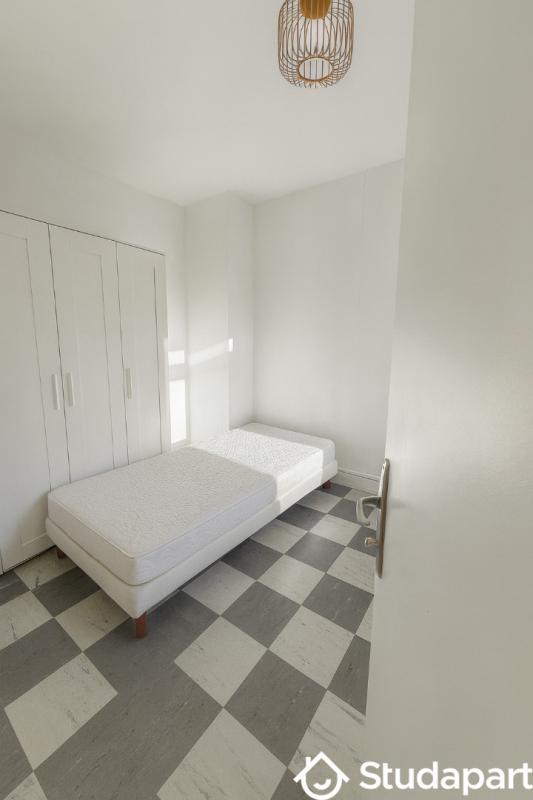 Chambre - 11 m² - 1 pièce