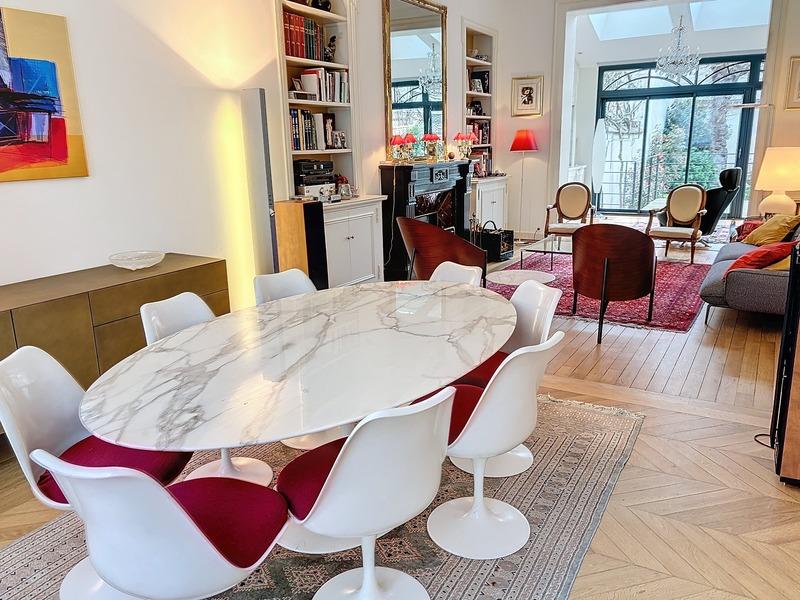 Maison bourgeoise - 334 m² - 13 pièces
