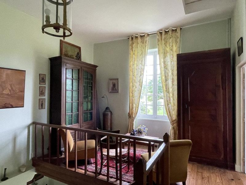 Maison - 234 m² - 6 pièces