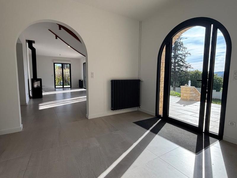 Maison - 339 m² - 12 pièces