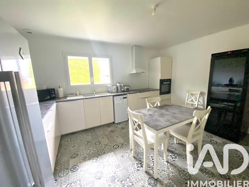 Maison - 211 m² - 10 pièces