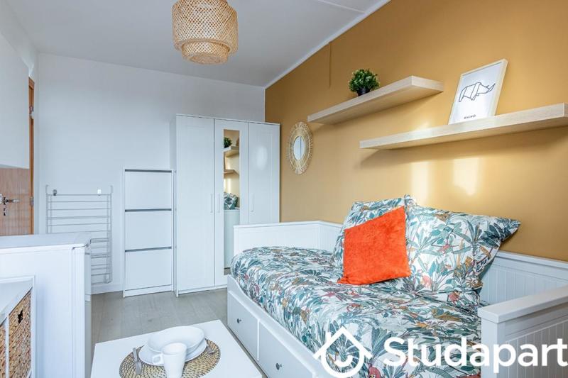 Chambre - 10 m² - 1 pièce