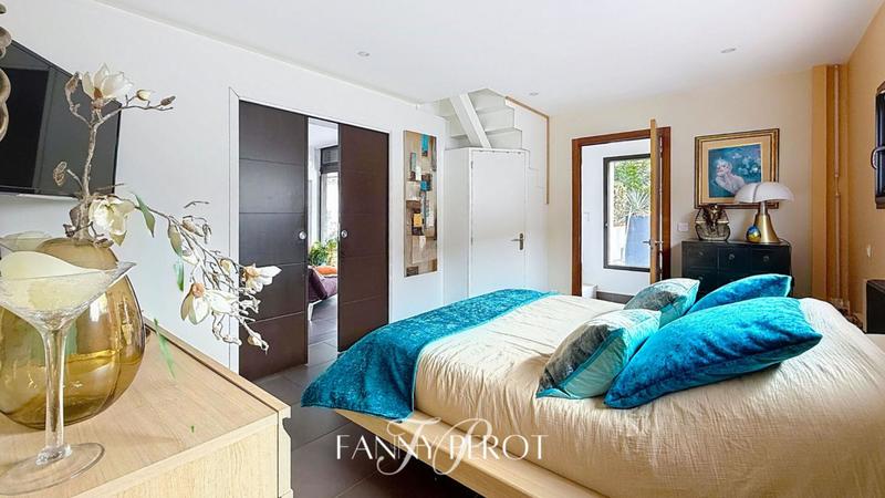 Maison - 205 m² - 6 pièces