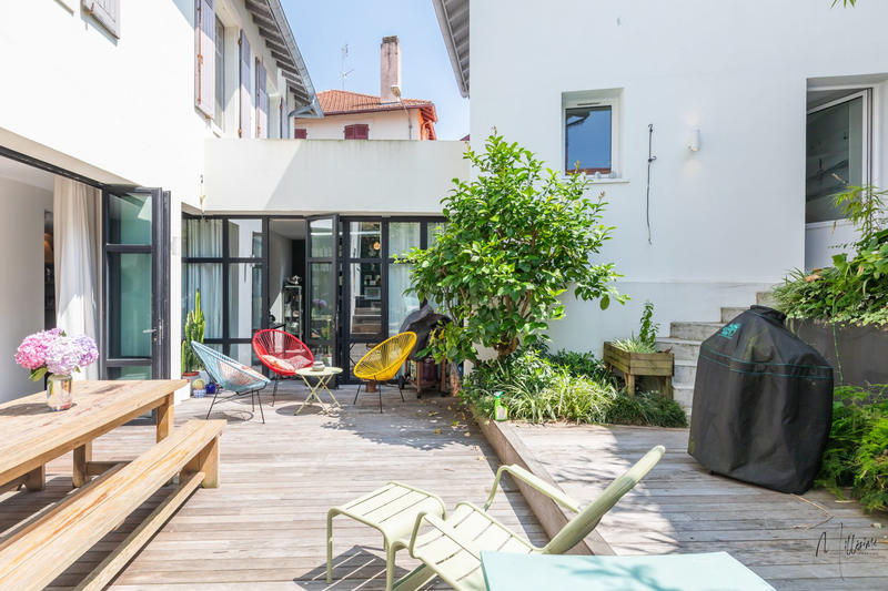 Maison - 257 m² - 7 pièces
