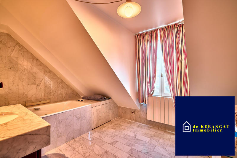 Appartement - 192 m² - 6 pièces