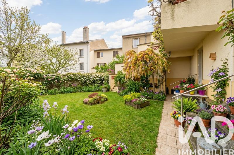 Maison de ville - 240 m² - 8 pièces