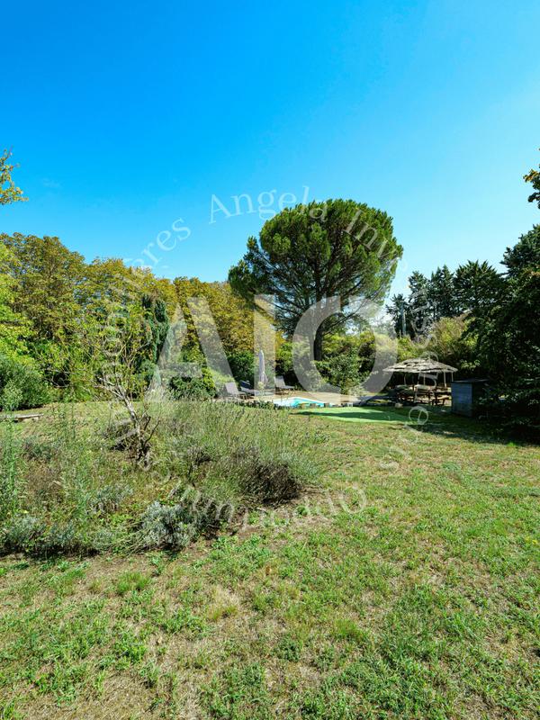 Maison - 200 m² - 5 pièces