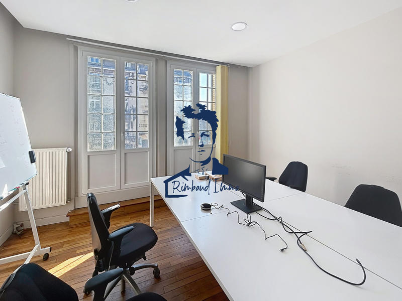 Bureau - 173 m² - 8 pièces