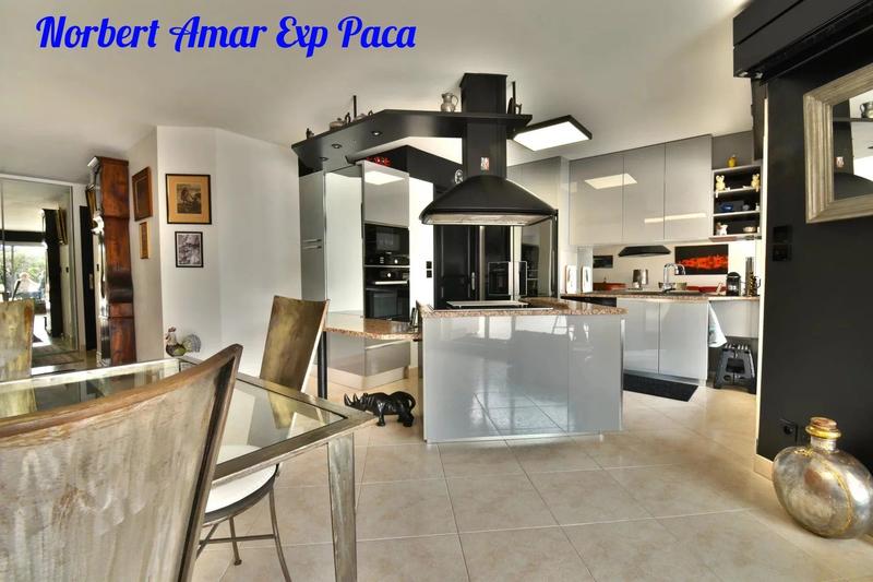 Appartement - 100 m² - 5 pièces