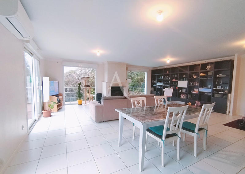 Maison - 121 m² - 5 pièces