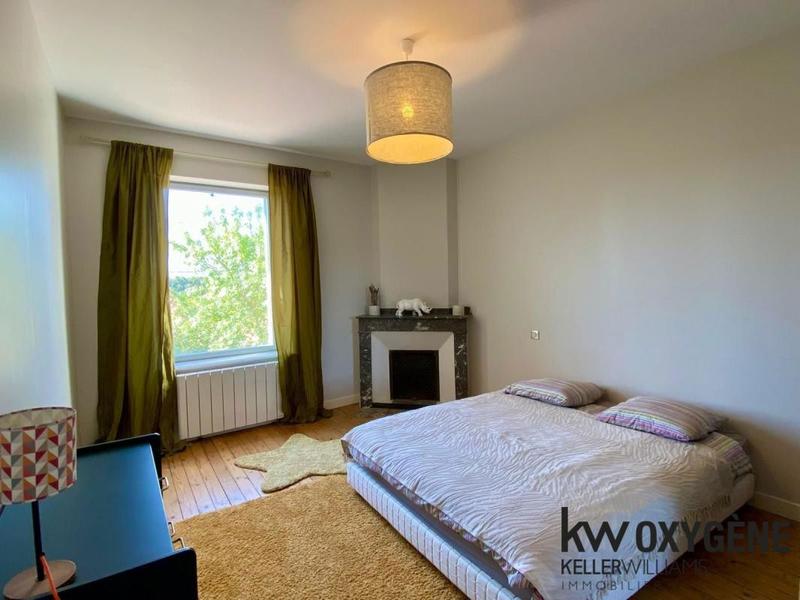 Maison - 240 m² - 8 pièces