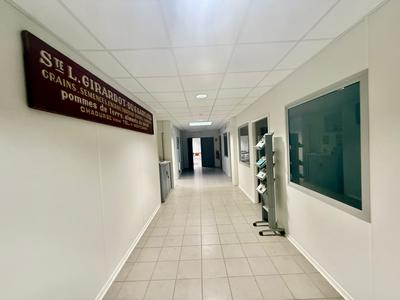 Local d'activités - 940 m²