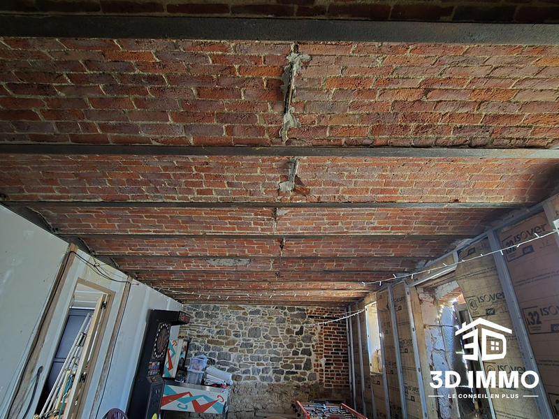 Maison - 305 m² - 7 pièces