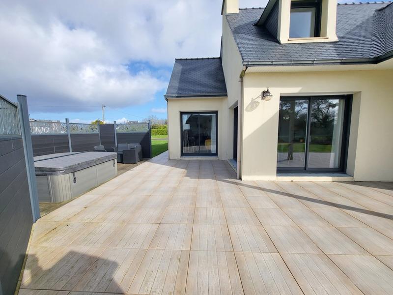 Maison - 172 m² - 9 pièces