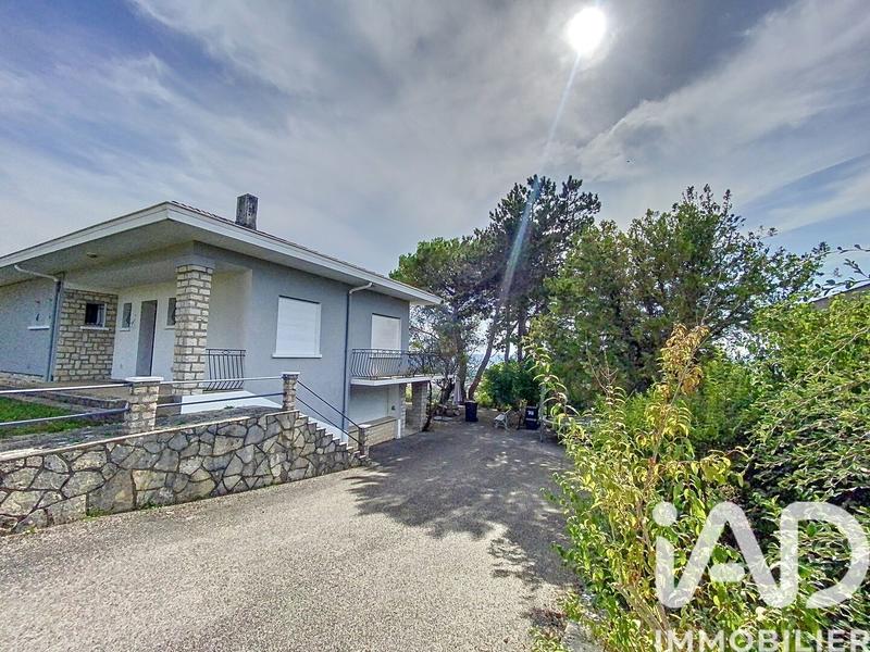 Maison - 193 m² - 6 pièces