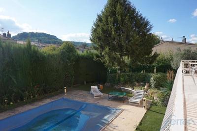 Villa - 183 m² - 10 pièces