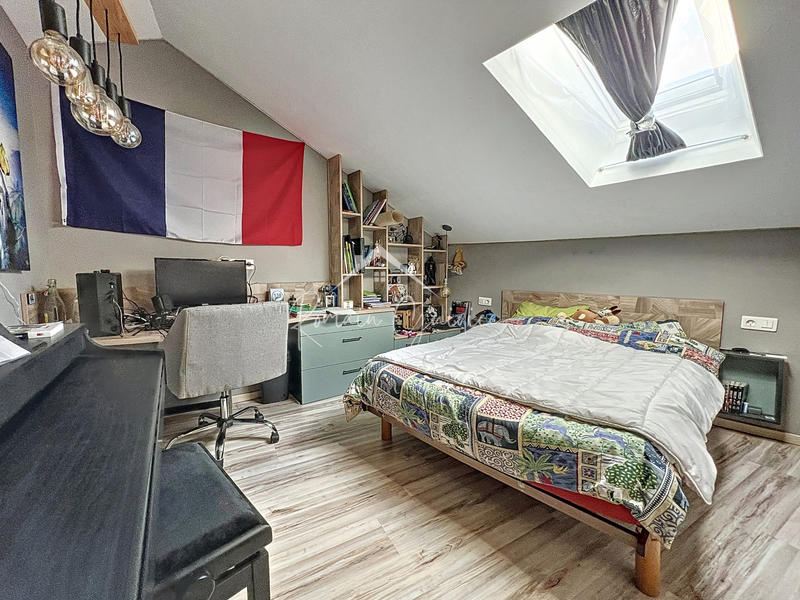 Maison - 180 m² - 7 pièces