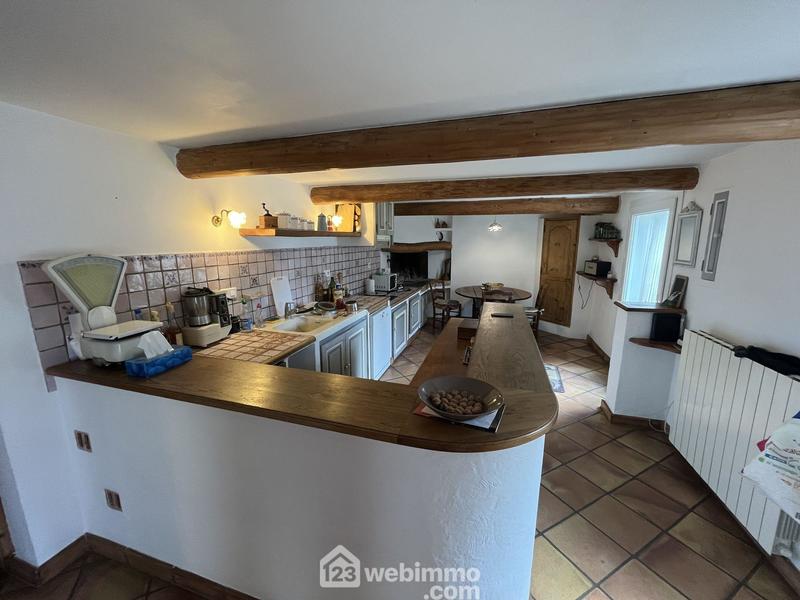 Maison - 245 m² - 9 pièces