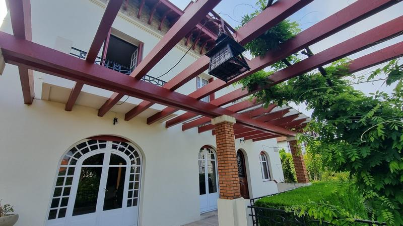 Maison - 314 m² - 10 pièces