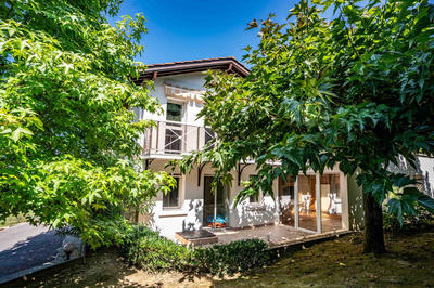 Maison - 243 m² - 6 pièces