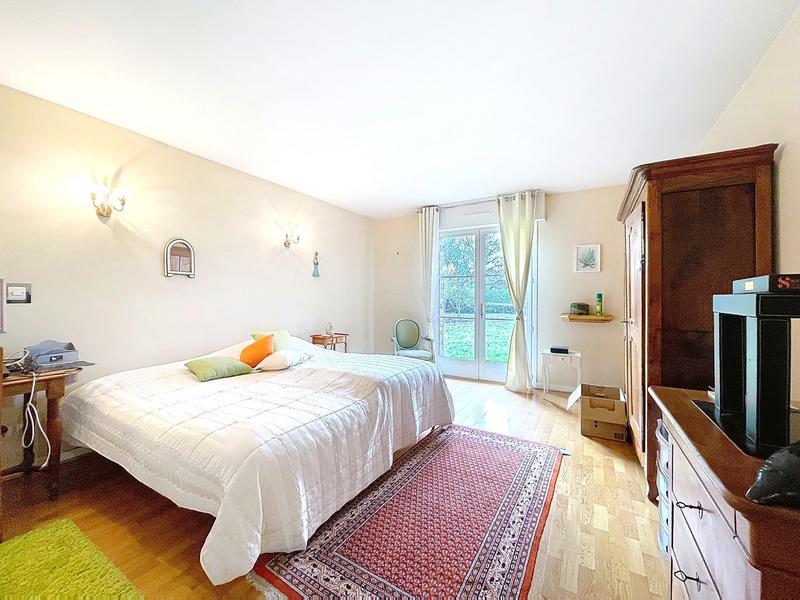 Maison - 205 m² - 8 pièces